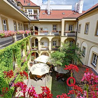 Pronájem kanceláře 18 m² Praha Hradčany, Loretánské náměstí