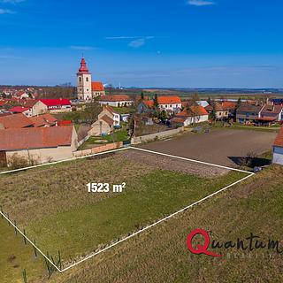 Prodej stavební parcely 1523 m&sup2; Kostomlaty pod Řípem