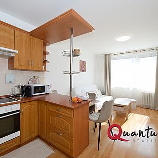 Pronájem bytu 2+kk 41 m² Praha Modřany, Urbánkova