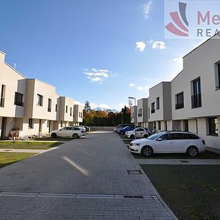 Pronájem bytu 4+kk 104 m² Odolena Voda