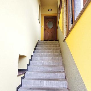 Pronájem rodinného domu 100 m&sup2; Libiš