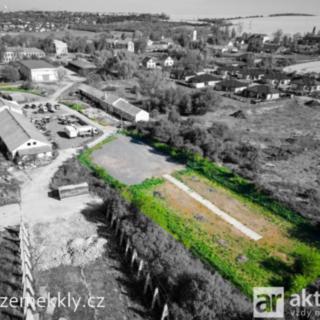 Prodej komerčního pozemku 2 639 m² Kly