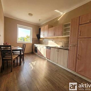 Pronájem bytu 3+1 100 m² Libiš, Za Kralupkou