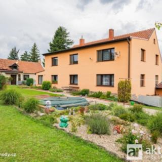 Prodej rodinného domu, 225m²