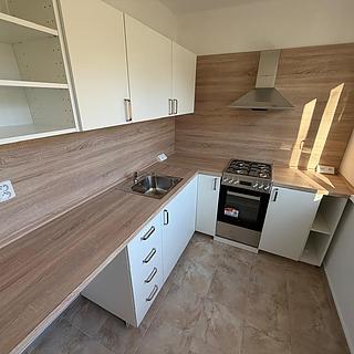 Pronájem bytu 2+1 55 m² Most