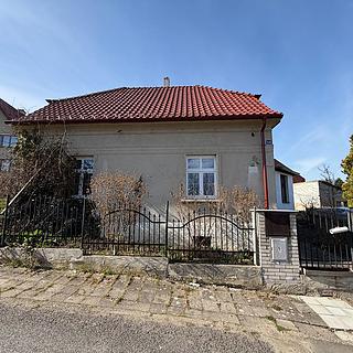 Prodej rodinného domu 273 m² Měcholupy