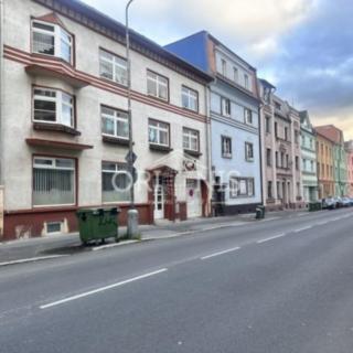 Pronájem kanceláře 22 m² Chomutov, Školní