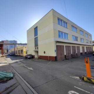 Pronájem kanceláře 509 m² Praha