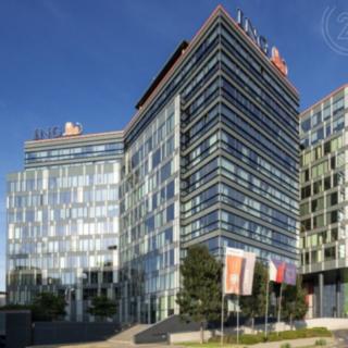 Pronájem kanceláře 300 m² Praha
