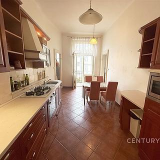 Pronájem bytu 3+1 109 m&sup2; Praha