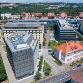 Pronájem kanceláře 350 m² Praha