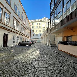 Pronájem bytu 1+1 35 m² Praha