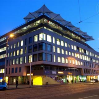 Pronájem kanceláře 239 m² Praha