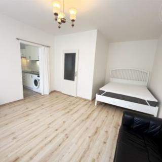 Pronájem bytu 1+1 32 m² Praha Hlubočepy, Lamačova
