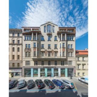 Pronájem kanceláře 719 m² Praha