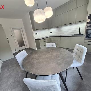 Pronájem bytu 2+1 77 m² Praha