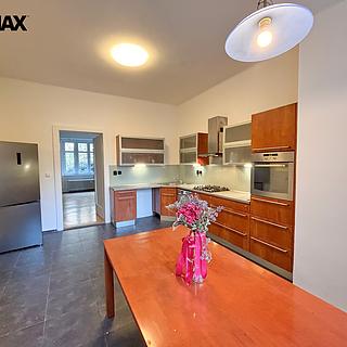 Pronájem bytu 3+1 96 m² Praha Smíchov, Plzeňská