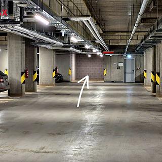 Pronájem parkovacího místa 15 m&sup2; Praha