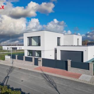 Prodej rodinného domu 300 m² Vestec