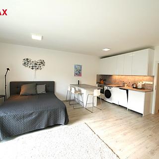 Pronájem bytu 1+kk, garsoniery 38 m² Jesenice