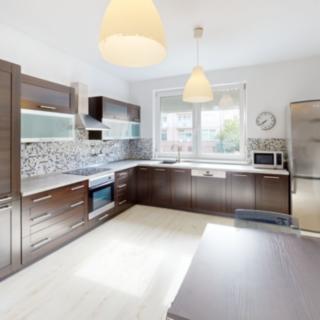 Pronájem bytu 2+1 76 m² Znojmo, náměstí Svobody