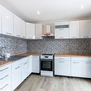 Prodej bytu 4+1 92 m² Stálky