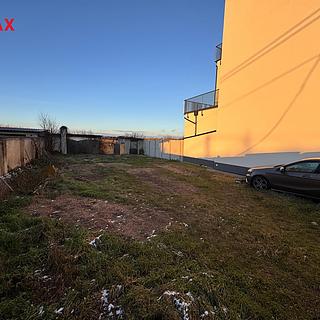 Prodej stavební parcely 853 m² Znojmo