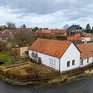 Prodej rodinného domu 372 m² Buš