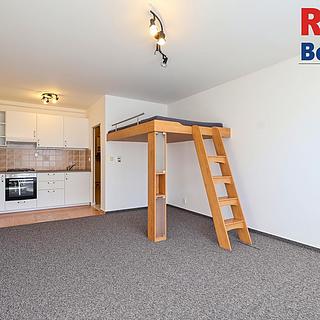 Pronájem bytu 1+kk a garsoniéry 38 m² Český Brod, Kounická