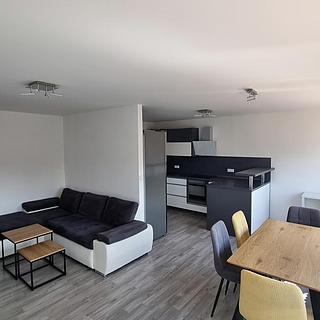Pronájem bytu 3+kk 69 m&sup2; Kladno