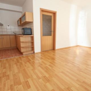 Pronájem bytu 1+kk, garsoniery 36 m² Praha