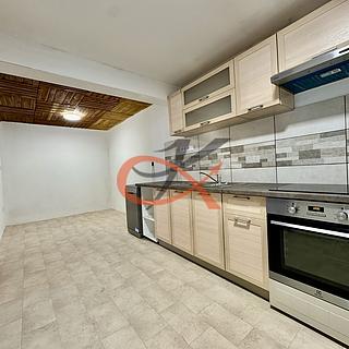Pronájem bytu 2+kk 70 m² Rožnov pod Radhoštěm, Pod Chlacholovem