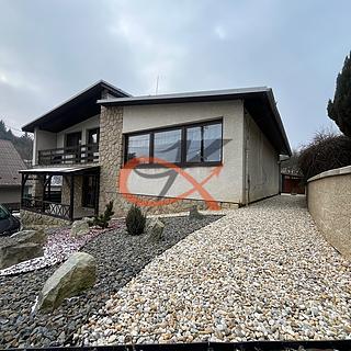 Prodej rodinného domu 237 m&sup2; Vlčková