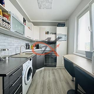Prodej bytu 2+kk 52 m² Zubří, Sídlištní