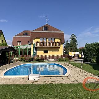 Prodej hotelu a penzionu 331 m² Čechy pod Kosířem, náměstí Svobody