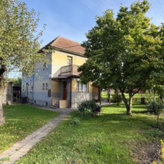 Prodej rodinného domu 1 202 m² Hrádek