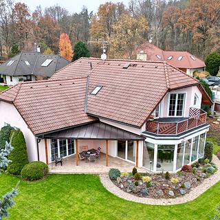 Pronájem rodinného domu 350 m² Pětihosty