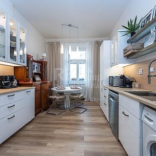 Pronájem bytu 2+1 74 m² Praha