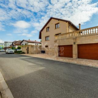 Prodej rodinného domu 339 m² Radonice