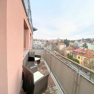 Pronájem bytu 1+kk, garsoniery 63 m² Praha