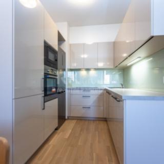 Pronájem bytu 2+kk 64 m² Praha