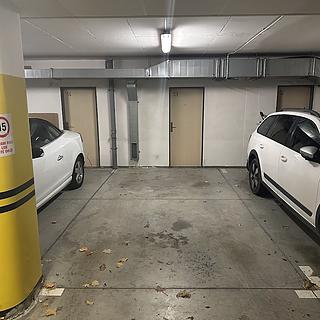 Pronájem parkovacího místa 17 m² Zlín, Pod Křiby