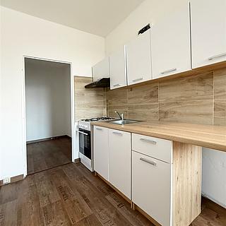 Pronájem bytu 2+1 62 m² Chomutov, Dřínovská