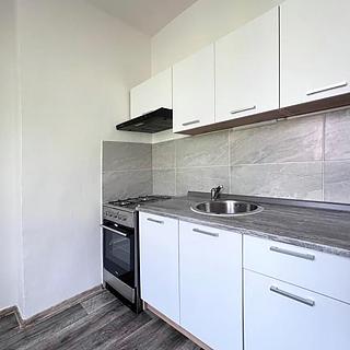 Pronájem bytu 2+1 55 m² Klášterec nad Ohří Miřetice u Klášterce nad Ohří, Václava Řezáče