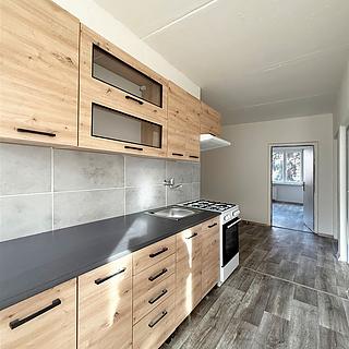 Pronájem bytu 3+1 77 m&sup2; Chomutov