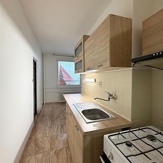 Pronájem bytu 3+1 62 m² Chomutov, Březenecká