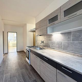 Pronájem bytu 2+1 58 m² Chomutov, Březenecká