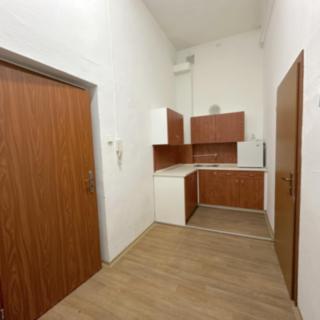 Pronájem kanceláře 14 m² Ústí nad Labem -centrum, Vaníčkova