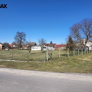 Prodej stavební parcely 2100 m&sup2; Moravské Budějovice