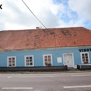 Prodej rodinného domu 790 m² Znojmo Kasárna